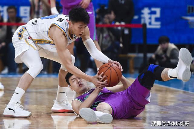  都灵防线送礼乌迪内斯，致命失误葬送整场努力  