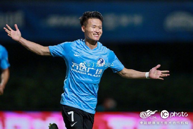  斯特拉斯堡小将入选国家队集训  